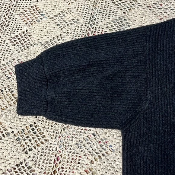 Brunello Cucinelli Cashmere Short Sleeve Turtleneck Sweater - Picture 4 of 7